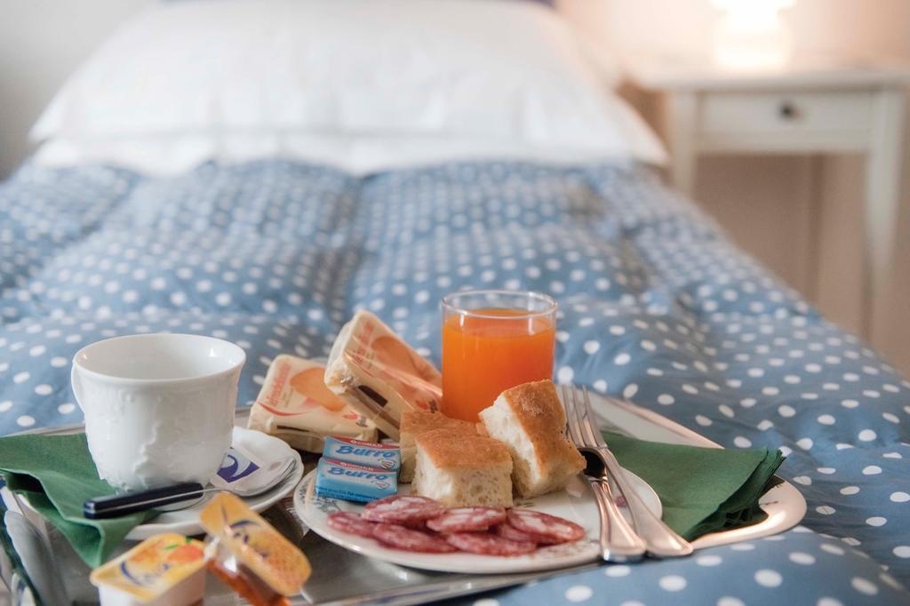 Bed and Breakfast A Due Passi Форте-деи-Марми Экстерьер фото